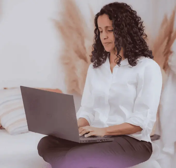 Aline Barboza, Educadora Financeira